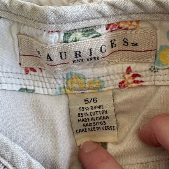 Maurices Cream Cargo Shorts with Belt Loops and Textured Fabric - Picture 6 of 6